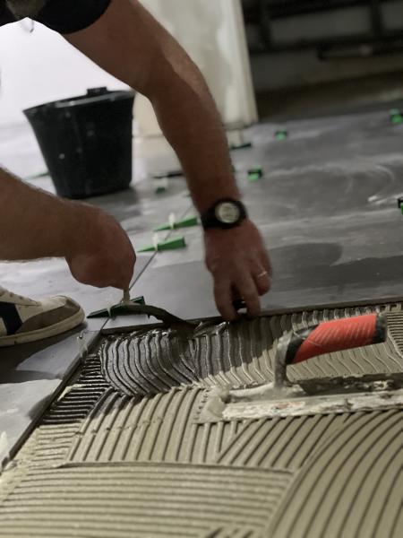 Découvrez le Comptoir des Artisans, votre entreprise de travaux et rénovation en Charente-Maritime (17). Rénovation intérieure, maçonnerie, aménagement sur mesure. Devis gratuit et intervention rapide.